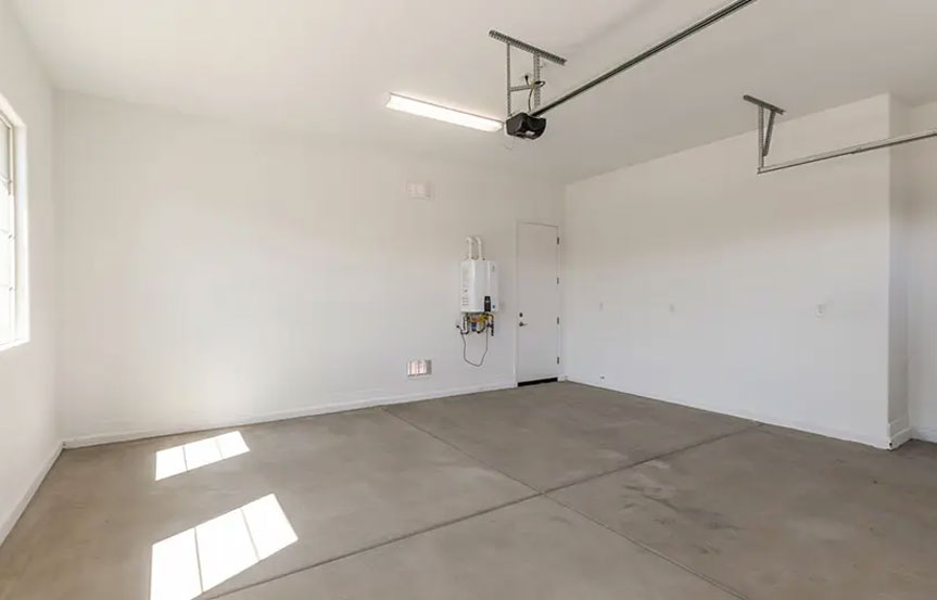 Richmond American Alamar 12012 W Parkway Ln Garage