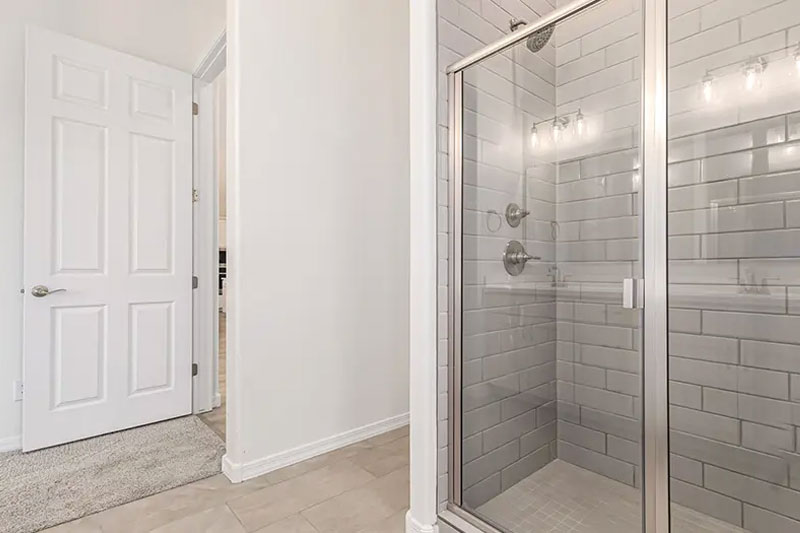 12006 W Marguerite Ave Bath2