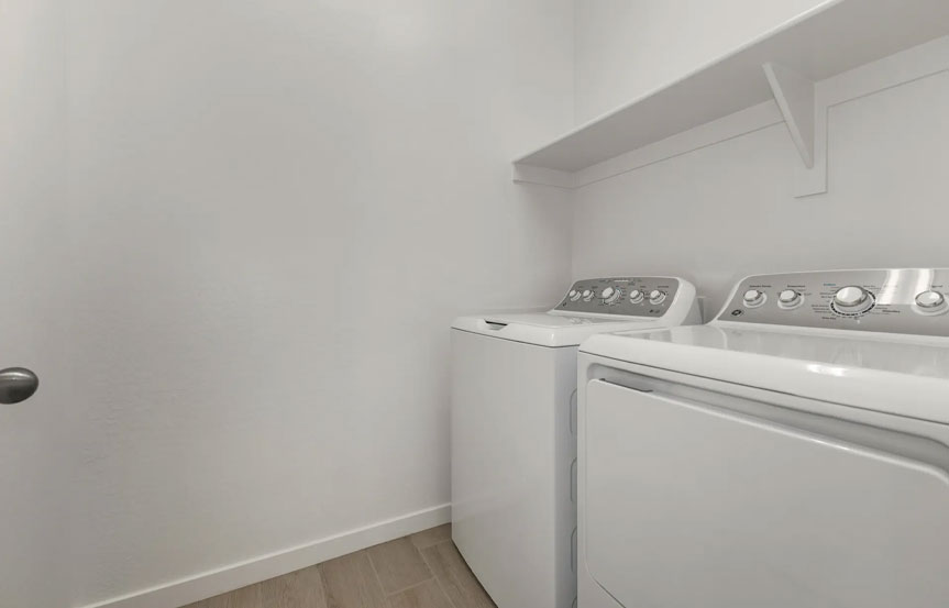 12365 W Parkway Ln Laundry