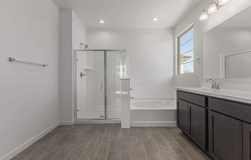 12361 W Parkway Ln Bath