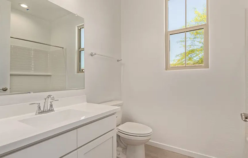 Richmond American Alamar 12358 W Margeurite Ave Bath3