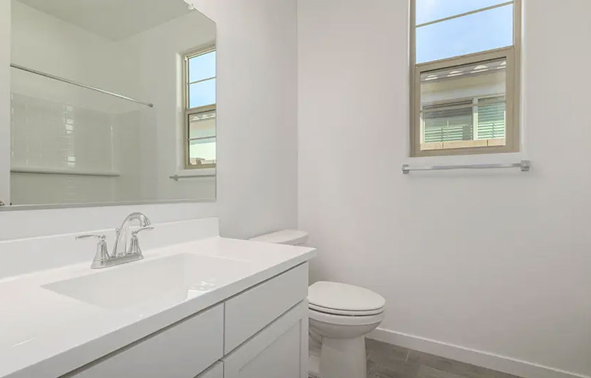 12368 W Parkway Ln Bath4