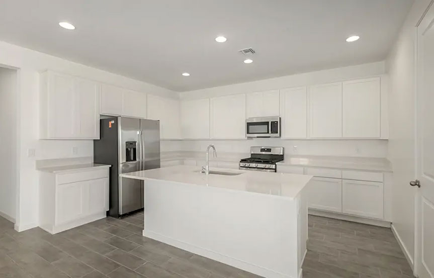 12368 W Parkway Ln Kitchen