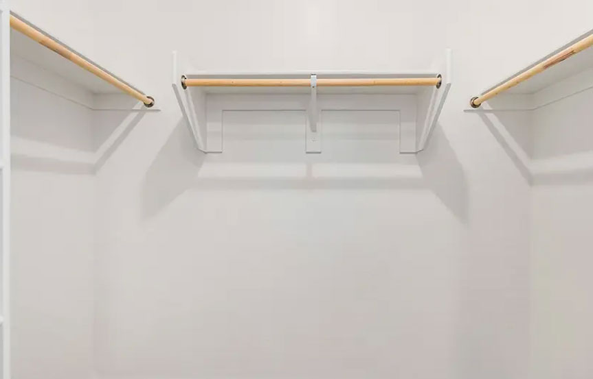 12360 W Parkway Ln Closet