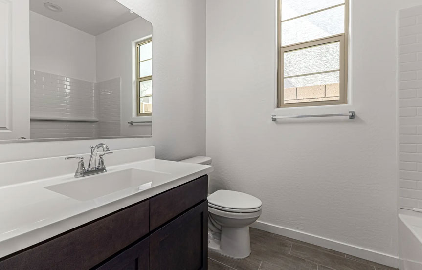 12361 W Parkway Ln Bath3