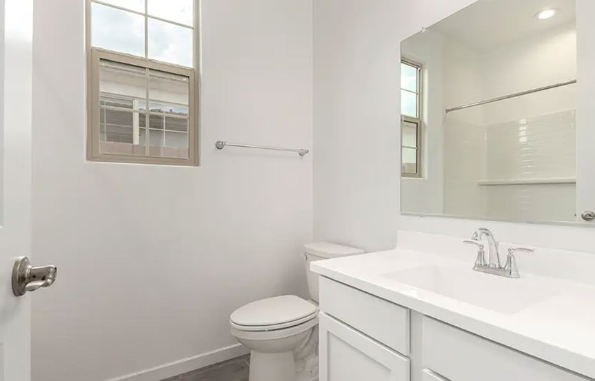 Richmond American Alamar 12370 W Marguerite Ave Bath2